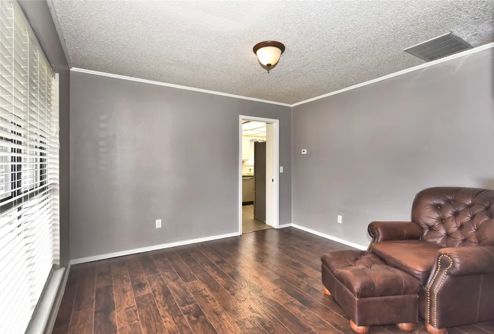 5004 S Spruce Drive Sand Springs, OK 74063