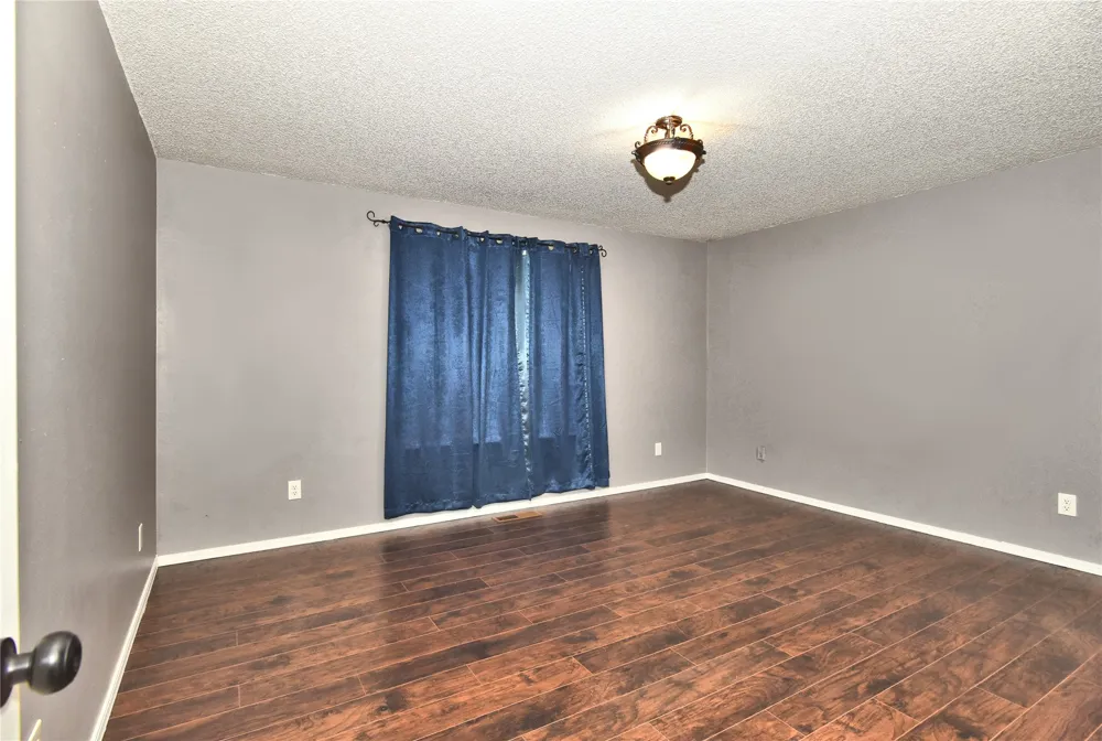 5004 S Spruce Drive Sand Springs, OK 74063