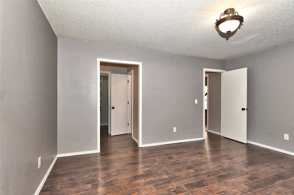 5004 S Spruce Drive Sand Springs, OK 74063