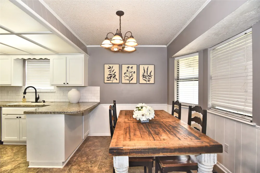 5004 S Spruce Drive Sand Springs, OK 74063