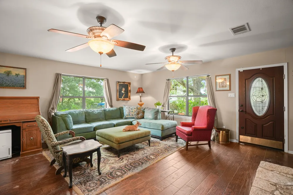 3413 Fm 1185 Lockhart, TX 78644