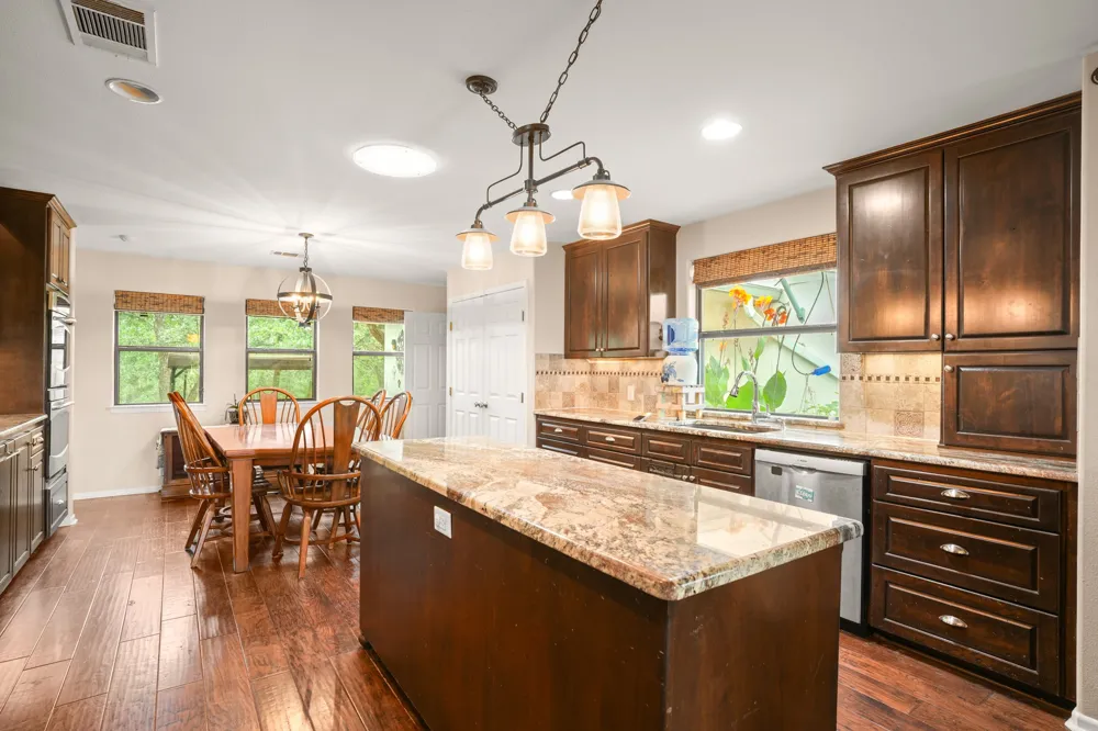 3413 Fm 1185 Lockhart, TX 78644
