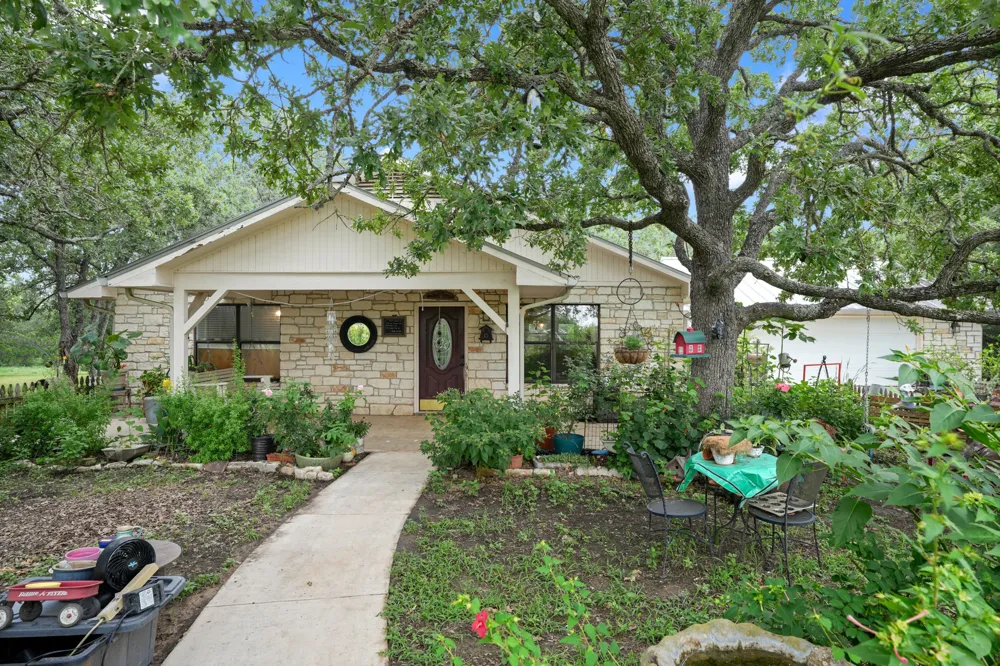 3413 Fm 1185 Lockhart, TX 78644