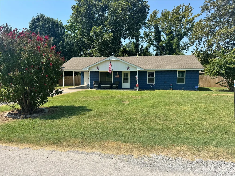601 NW Railroad Street Fort Gibson, OK 74434