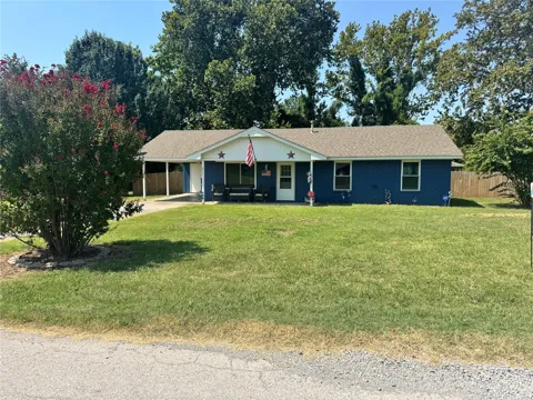 601 NW Railroad Street