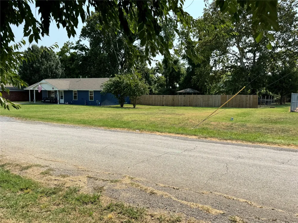 601 NW Railroad Street Fort Gibson, OK 74434