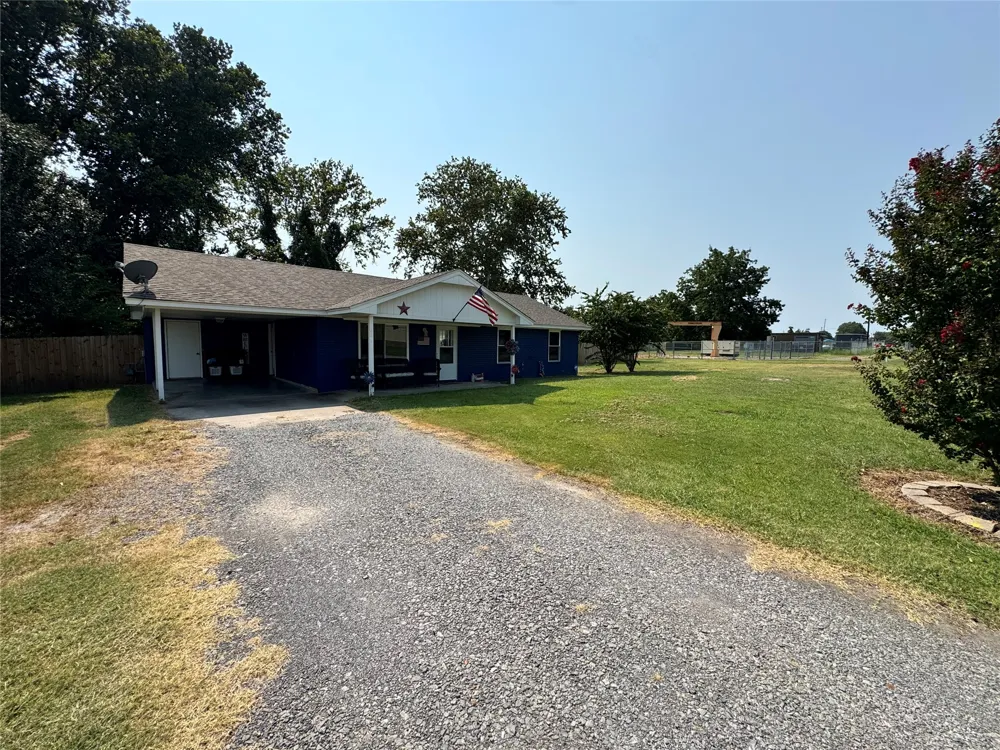 601 NW Railroad Street Fort Gibson, OK 74434