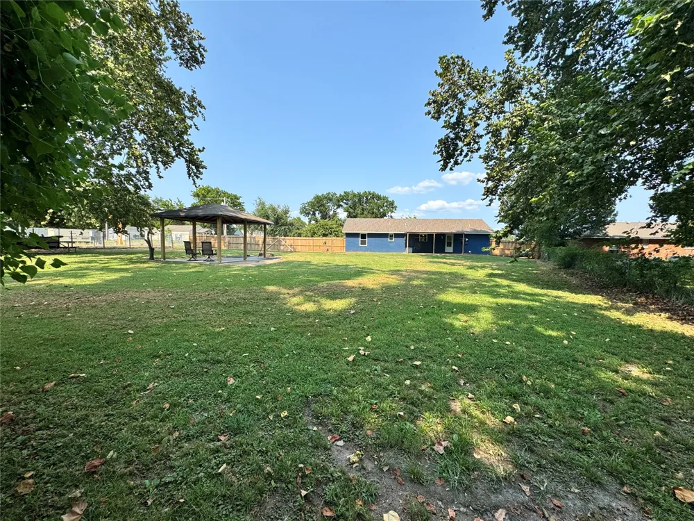 601 NW Railroad Street Fort Gibson, OK 74434