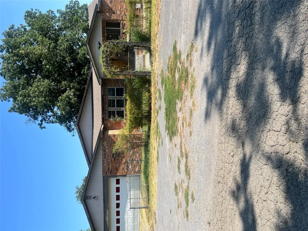 1209 Locust McAlester, OK 74501