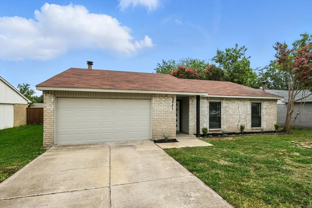 5221 Knox Drive The Colony, TX 75056