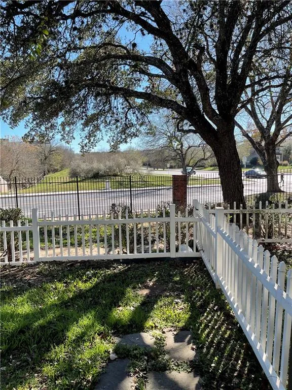 1841 River Crossing Circle #B Austin, TX 78741