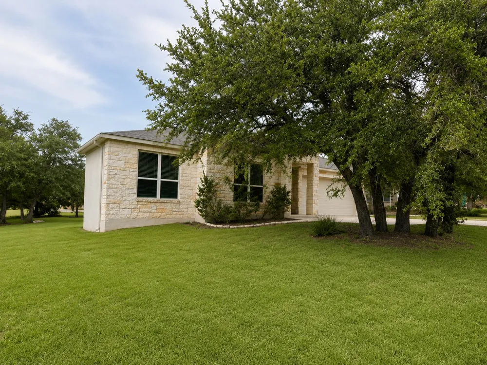 19903 Lincoln Cove Lago Vista, TX 78645