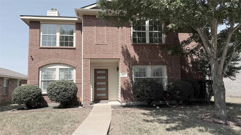 1857 Sierra Trail Lancaster, TX 75146