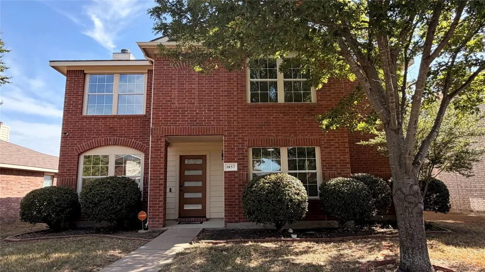 1857 Sierra Trail Lancaster, TX 75146