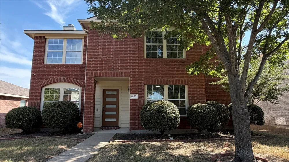 1857 Sierra Trail Lancaster, TX 75146