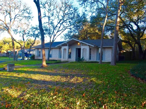 7101 Twisted Oaks Drive