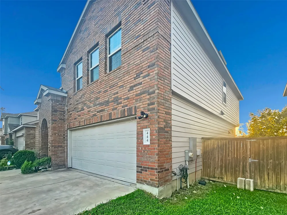 444 Major Lee Lane #14H Jarrell, TX 76537