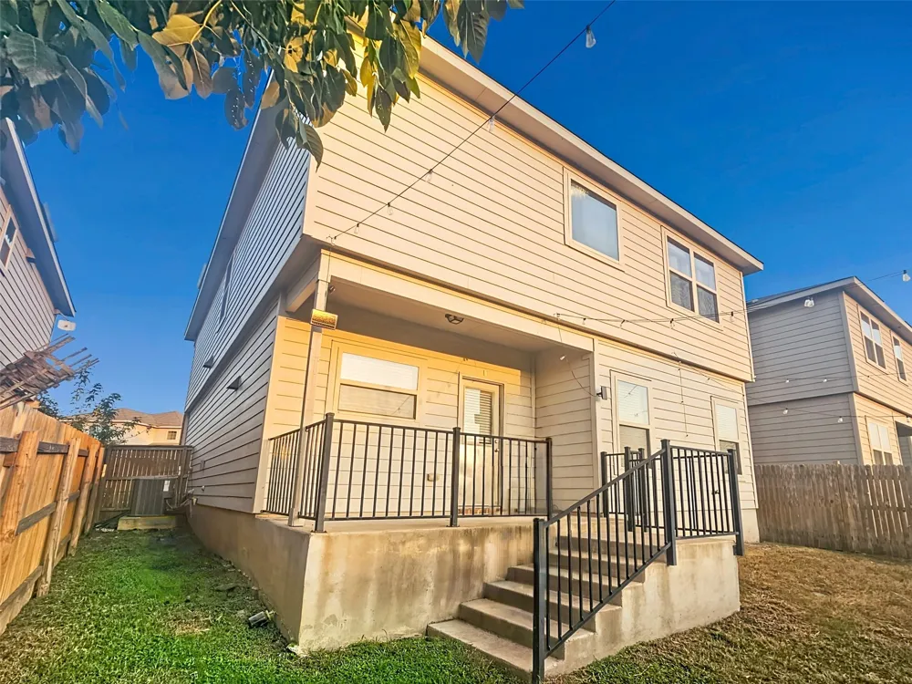 444 Major Lee Lane #14H Jarrell, TX 76537