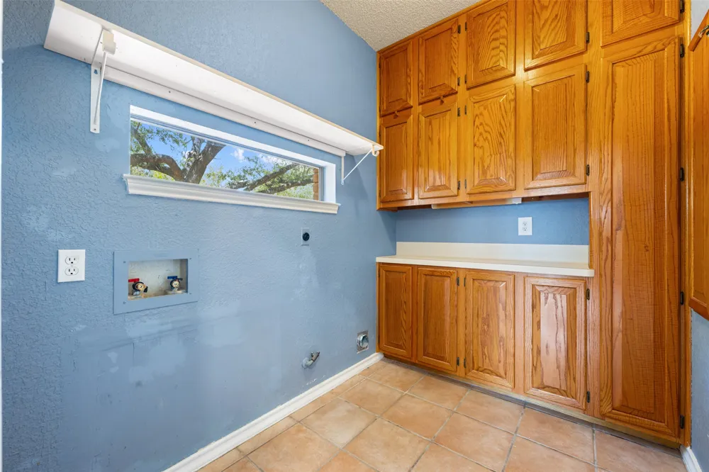 2148 Surrender Avenue Austin, TX 78728