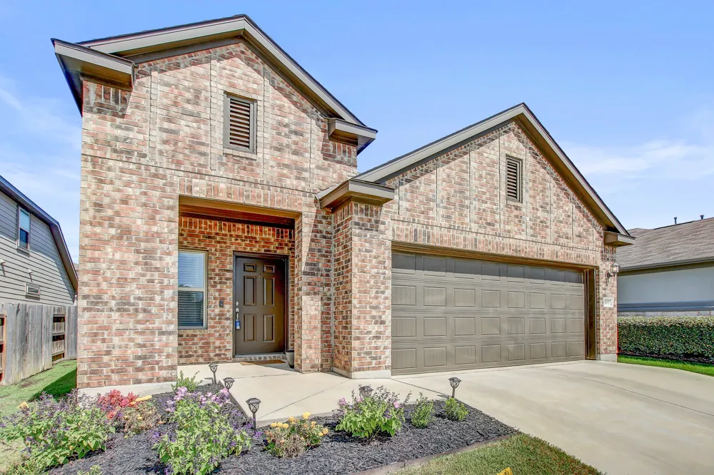 495 Eves Necklace Drive Buda, TX 78610