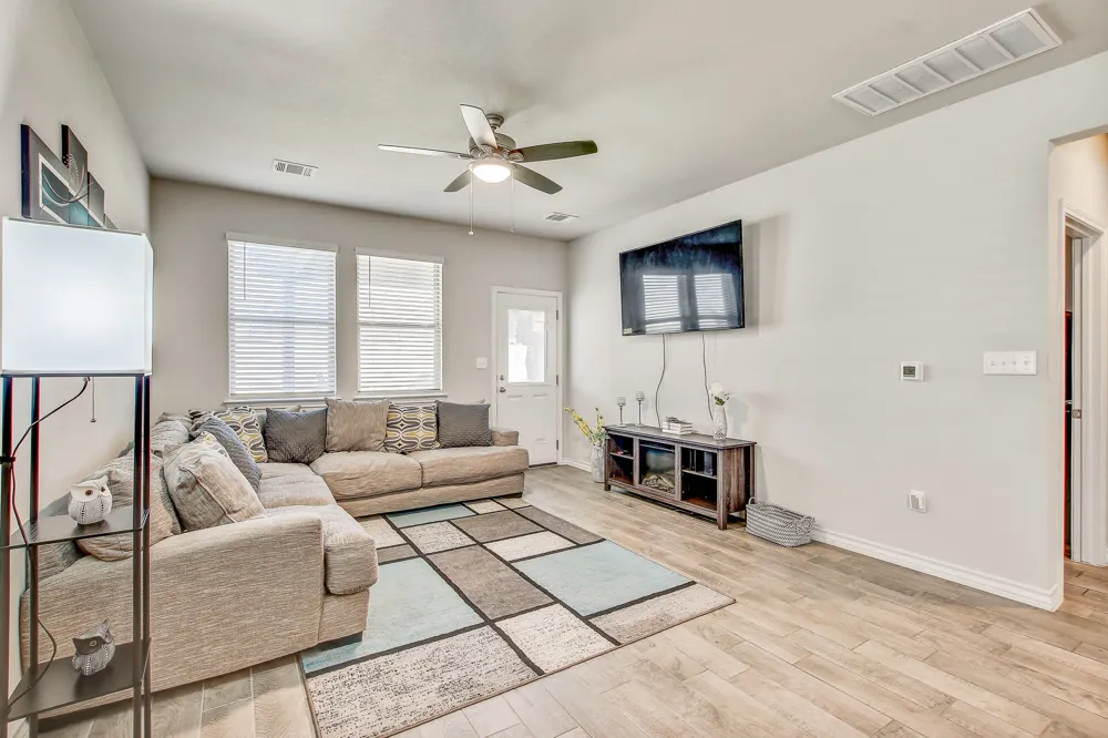 495 Eves Necklace Drive Buda, TX 78610