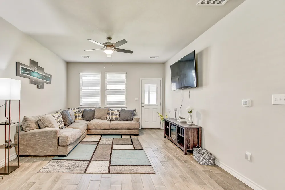 495 Eves Necklace Drive Buda, TX 78610
