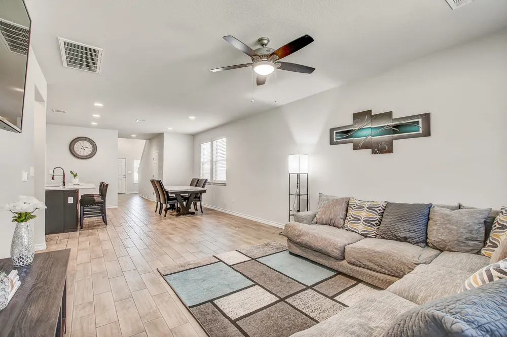 495 Eves Necklace Drive Buda, TX 78610