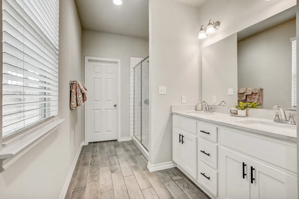 495 Eves Necklace Drive Buda, TX 78610