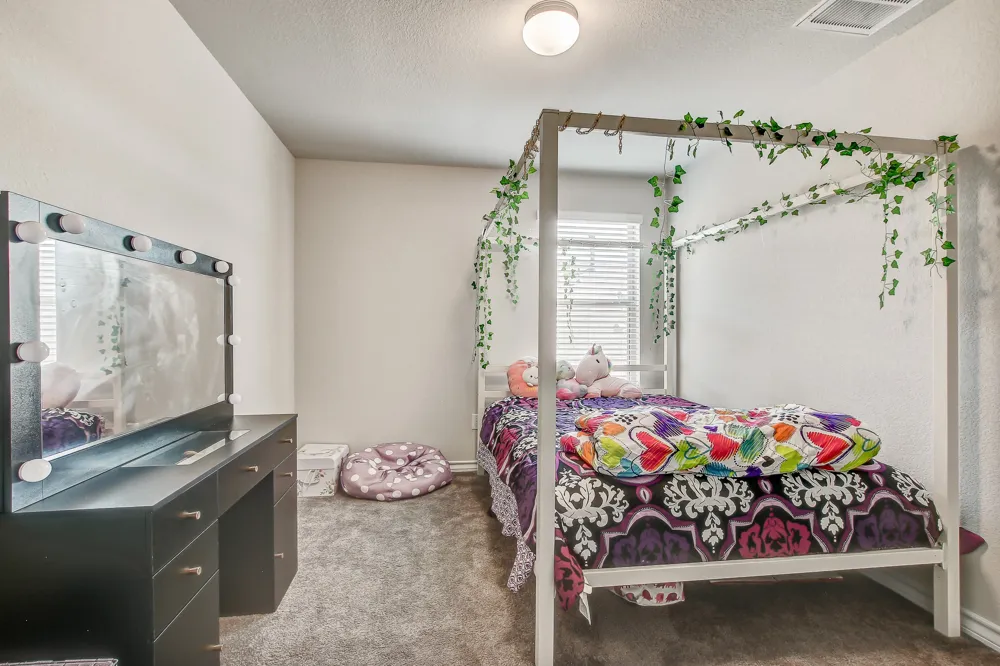 495 Eves Necklace Drive Buda, TX 78610