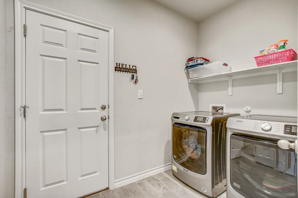 495 Eves Necklace Drive Buda, TX 78610