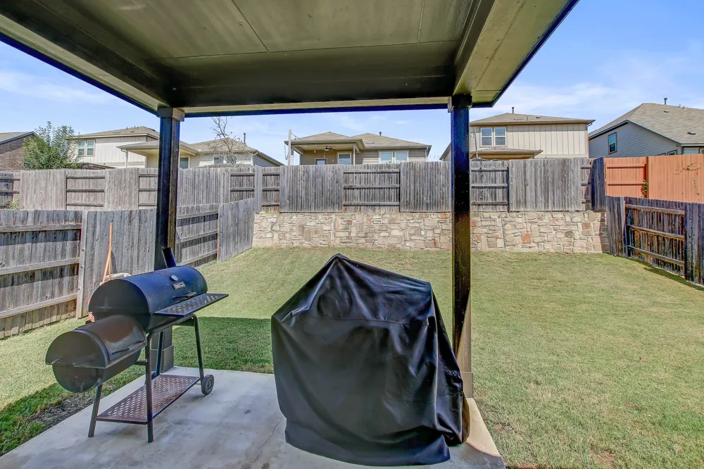 495 Eves Necklace Drive Buda, TX 78610