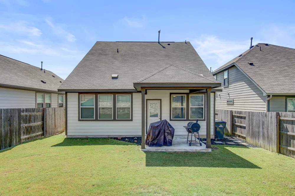 495 Eves Necklace Drive Buda, TX 78610