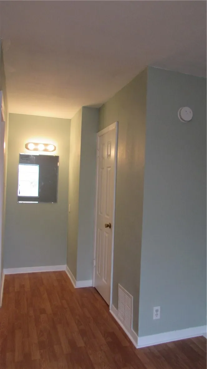 2208 Mission Hill Drive #102 Austin, TX 78741