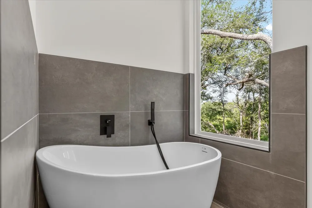 248 Kaukonahua Lane Bastrop, TX 78602