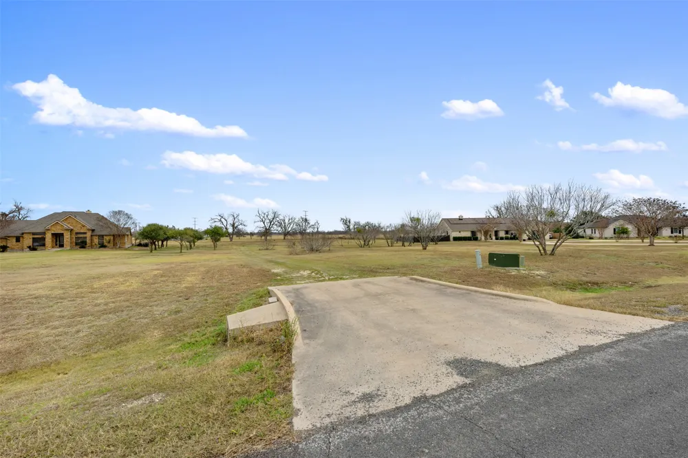 324 Apache Pass Hutto, TX 78634