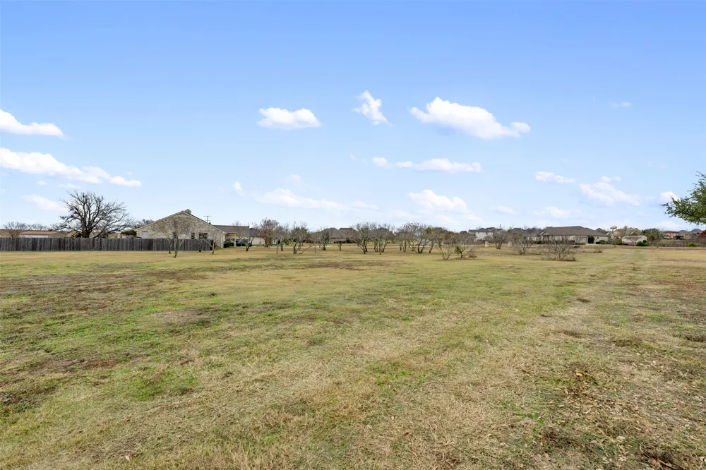 324 Apache Pass Hutto, TX 78634