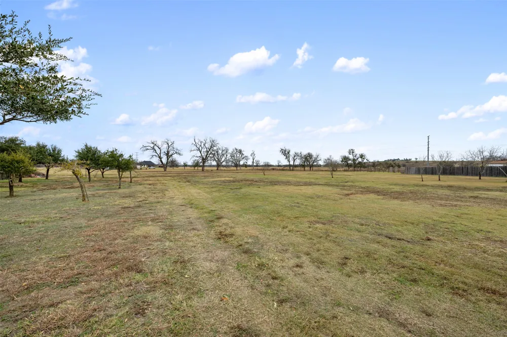 324 Apache Pass Hutto, TX 78634