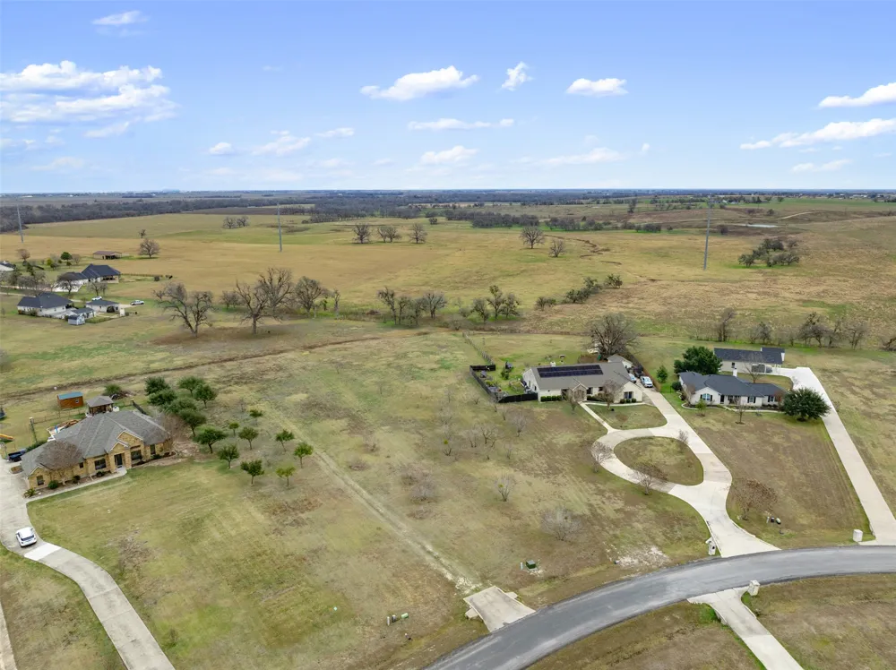 324 Apache Pass Hutto, TX 78634