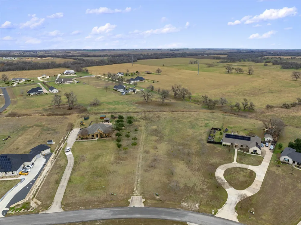 324 Apache Pass Hutto, TX 78634