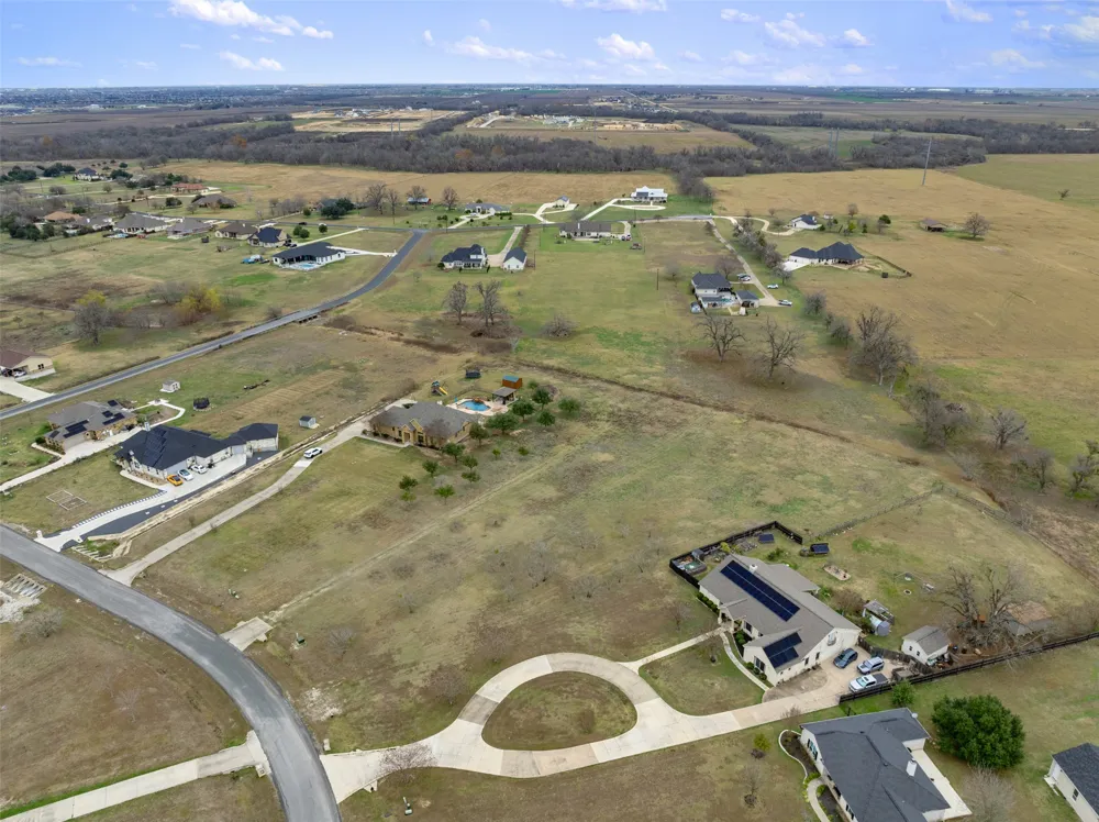 324 Apache Pass Hutto, TX 78634