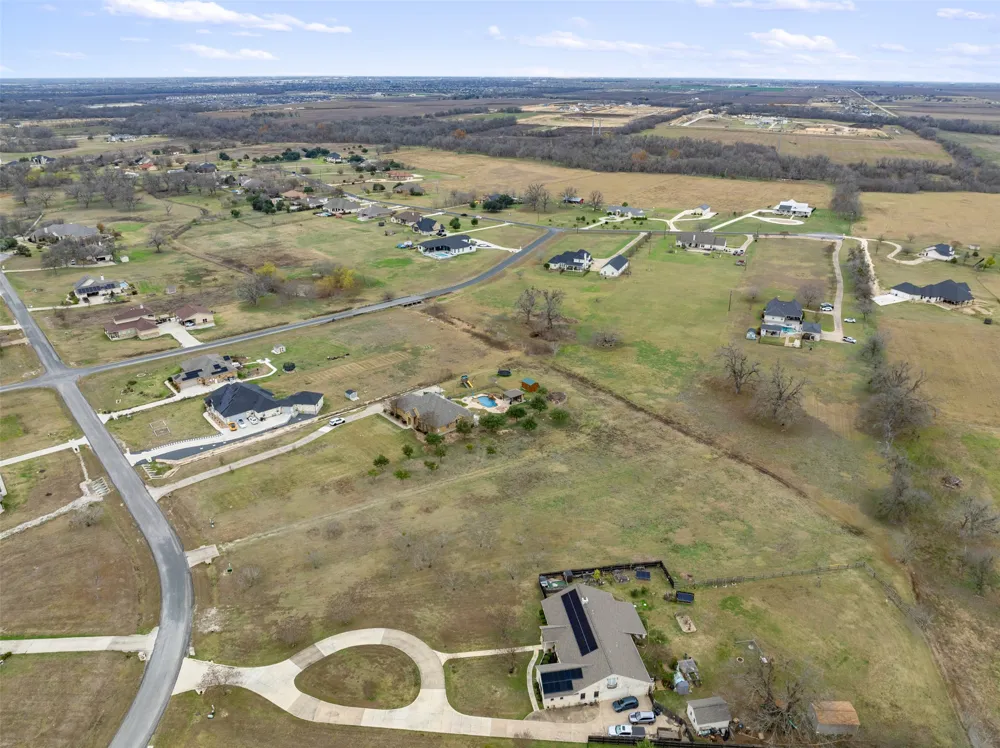 324 Apache Pass Hutto, TX 78634