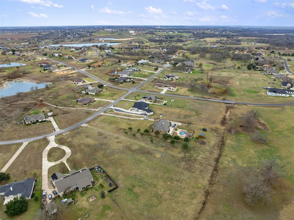 324 Apache Pass Hutto, TX 78634