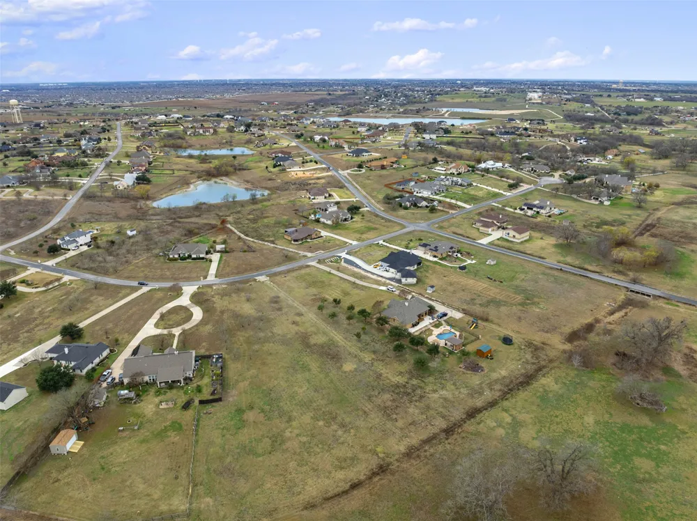 324 Apache Pass Hutto, TX 78634