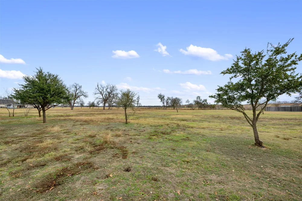 324 Apache Pass Hutto, TX 78634