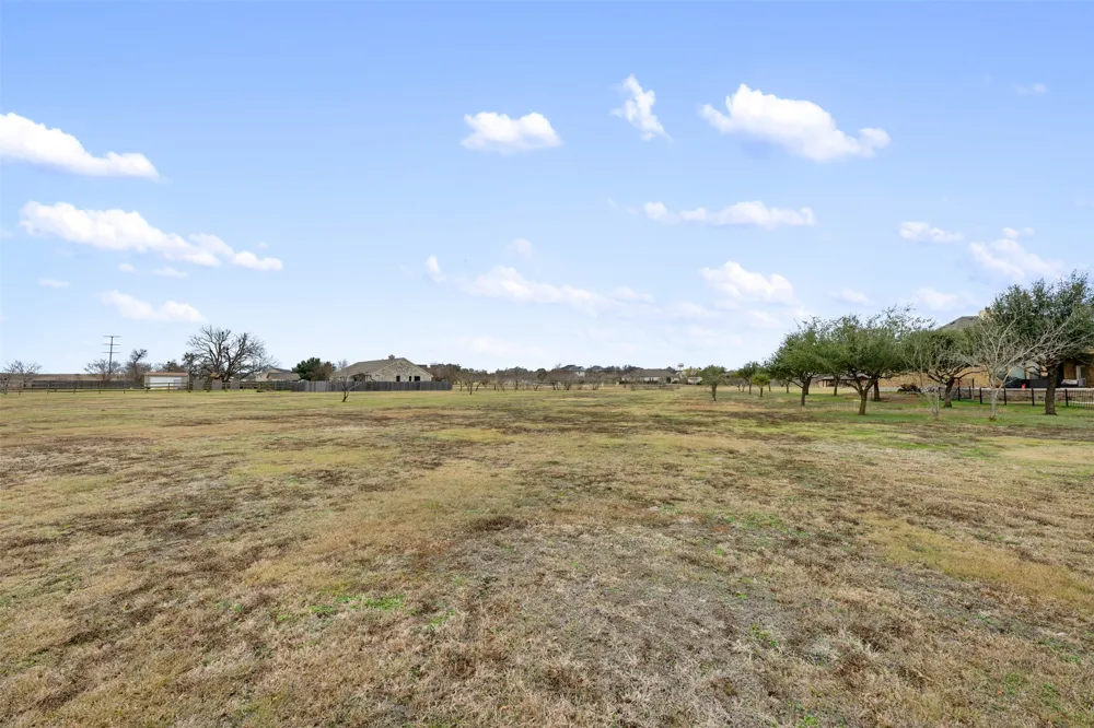 324 Apache Pass Hutto, TX 78634