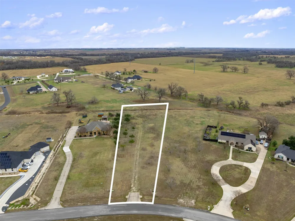 324 Apache Pass Hutto, TX 78634