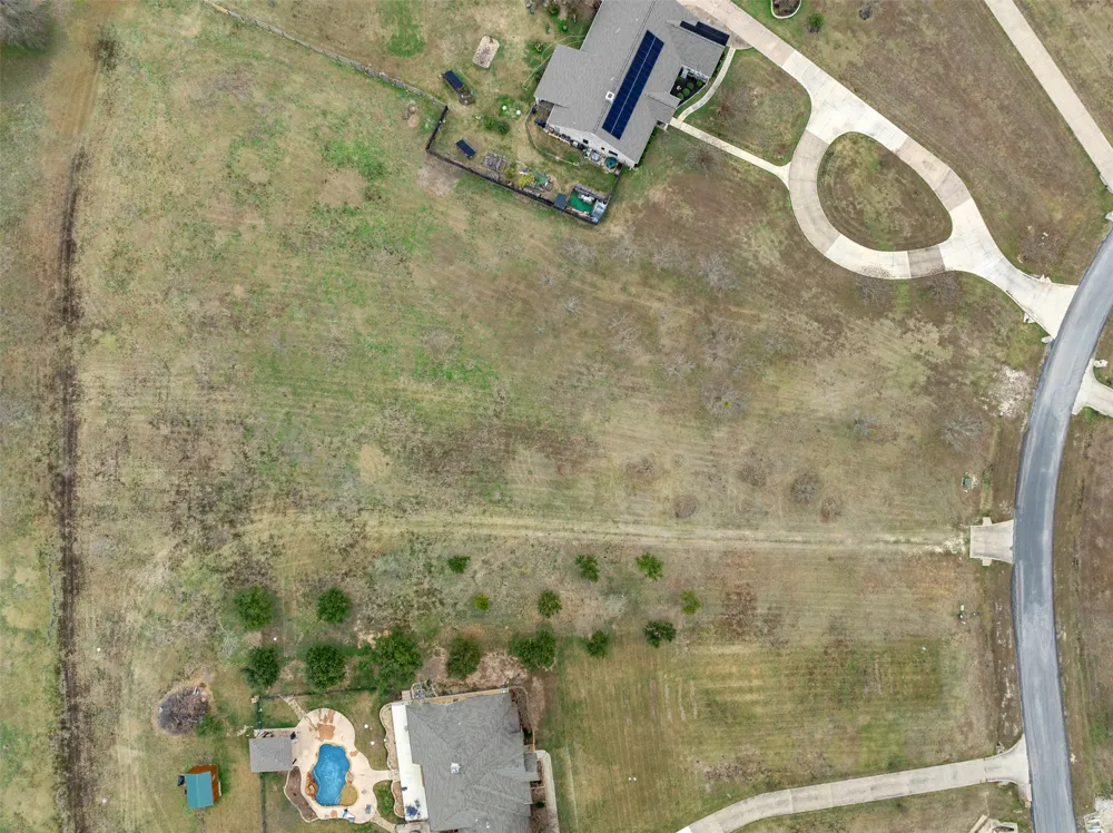 324 Apache Pass Hutto, TX 78634