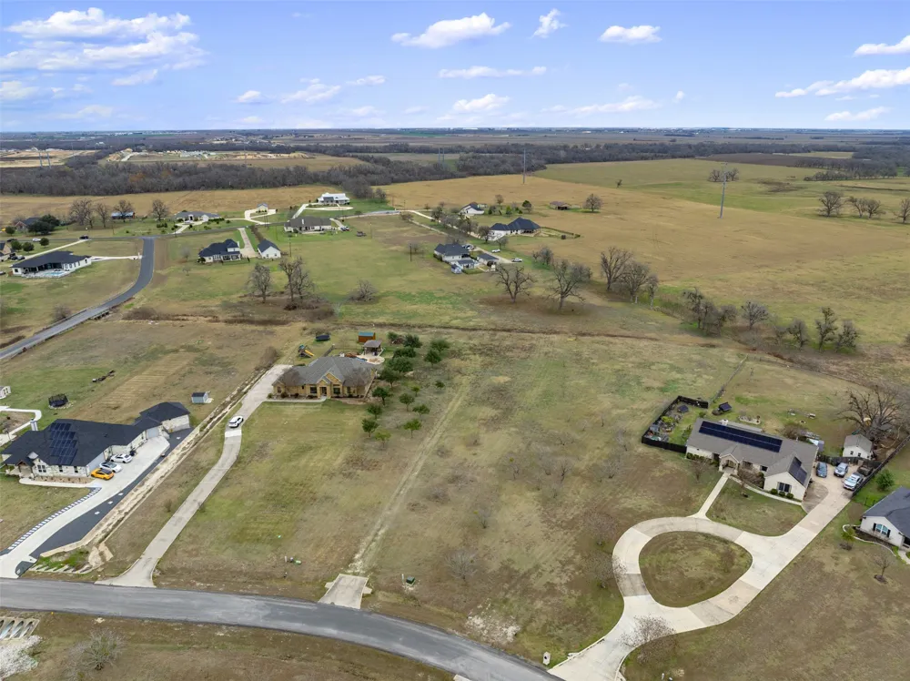 324 Apache Pass Hutto, TX 78634