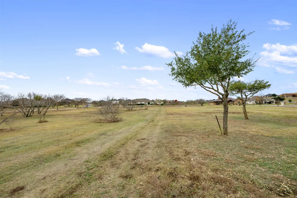 324 Apache Pass Hutto, TX 78634