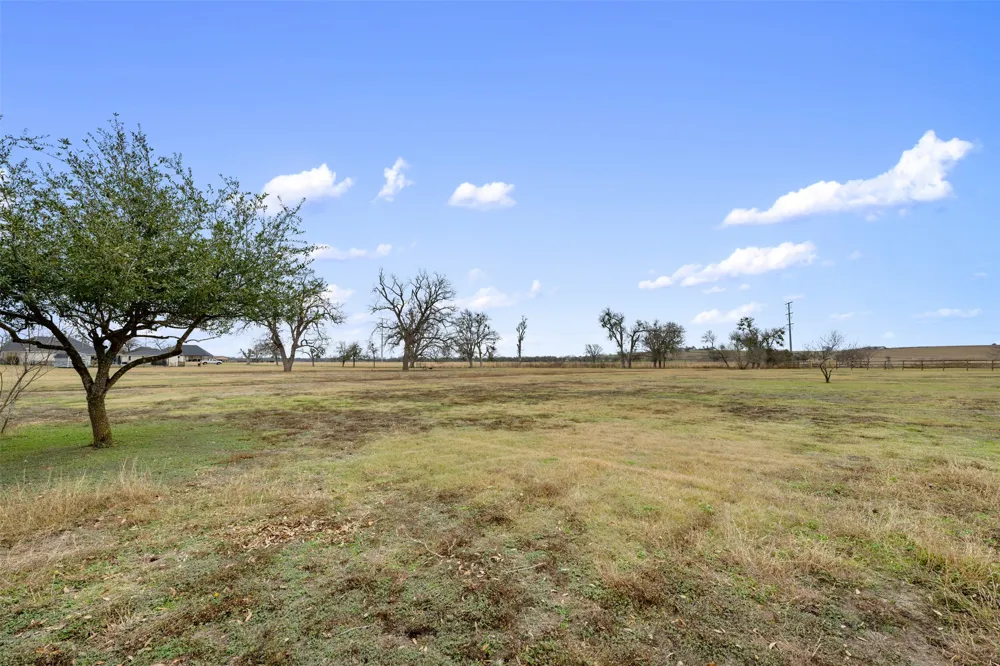 324 Apache Pass Hutto, TX 78634